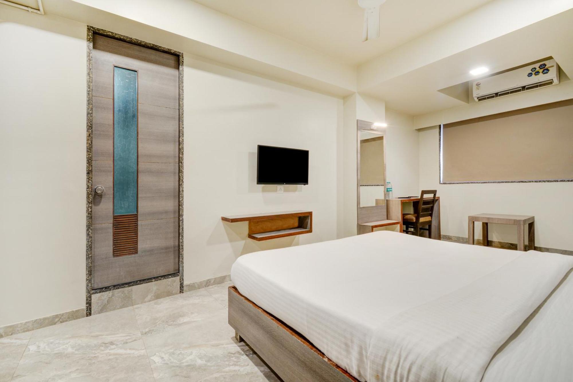 Hotel Desert Inn Tharad 外观 照片