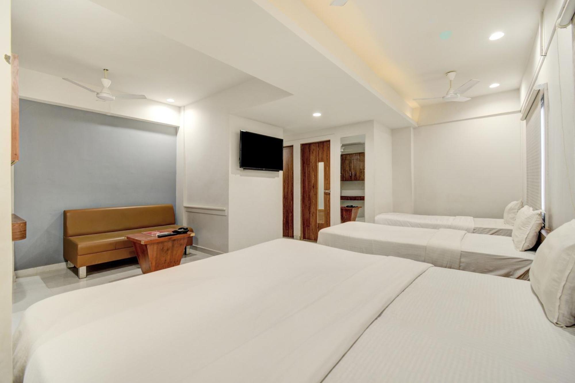 Hotel Desert Inn Tharad 外观 照片
