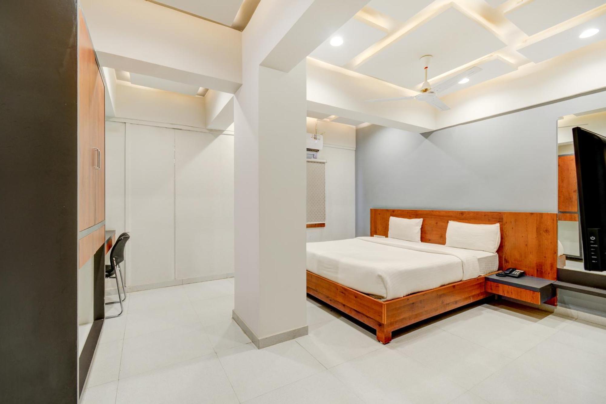 Hotel Desert Inn Tharad 外观 照片