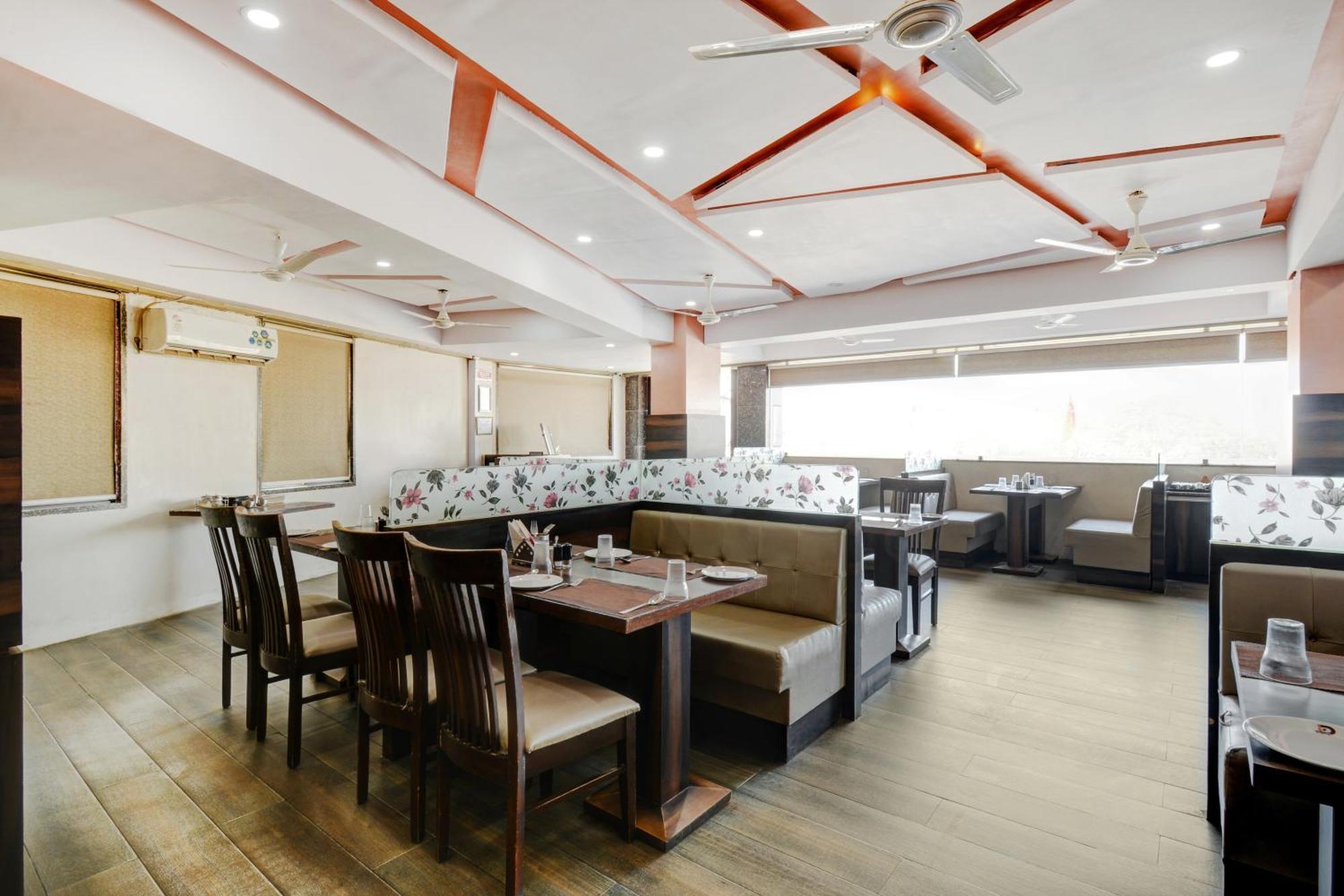 Hotel Desert Inn Tharad 外观 照片