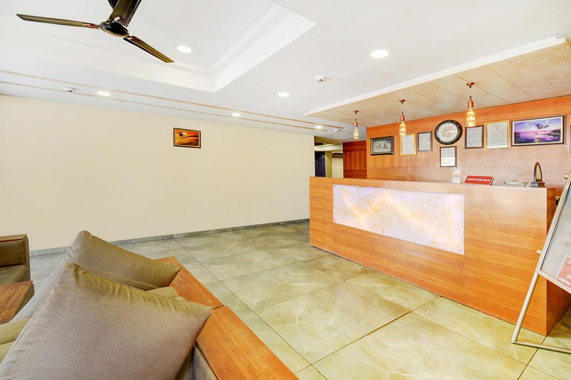 Hotel Desert Inn Tharad 外观 照片