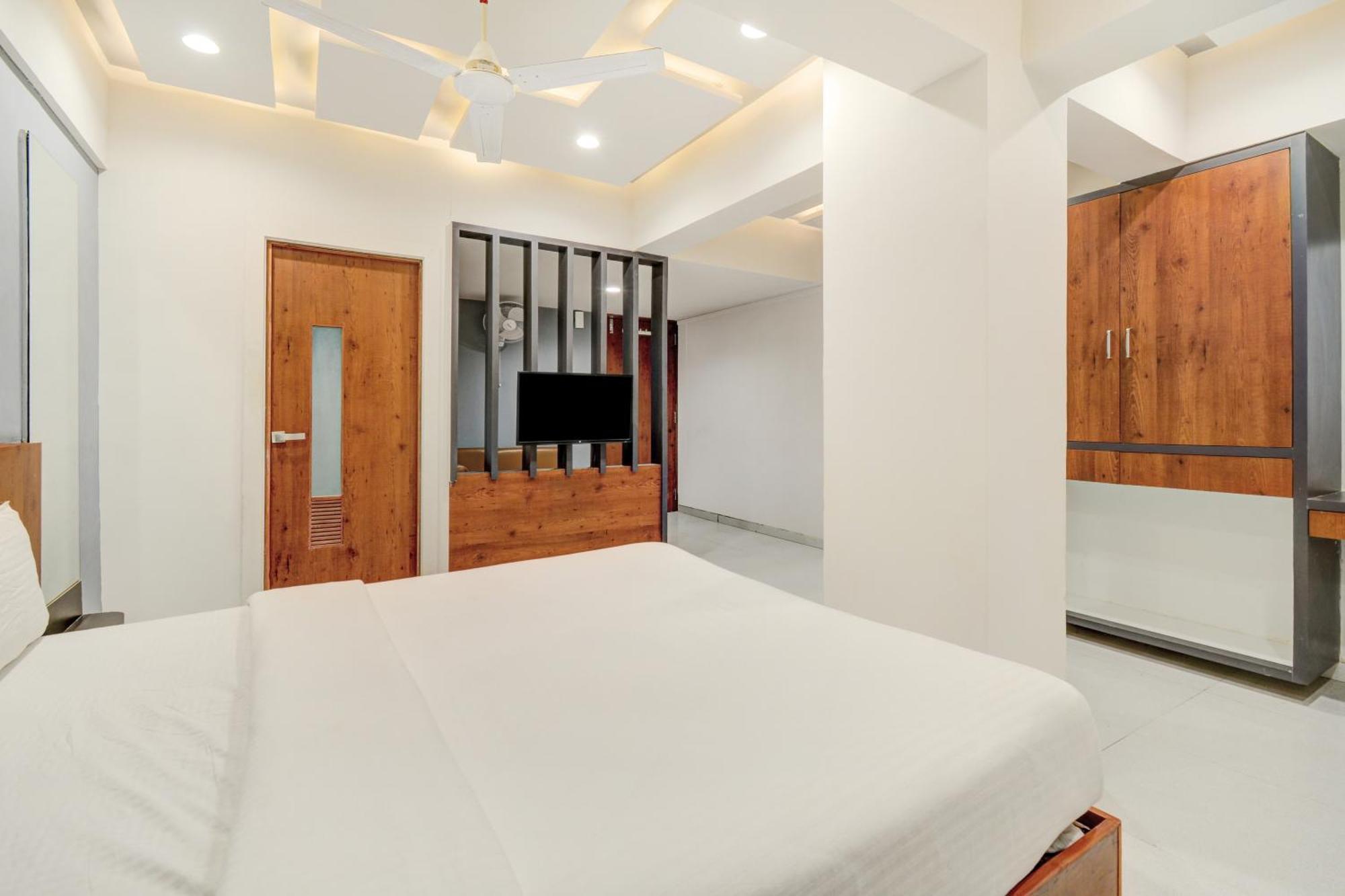 Hotel Desert Inn Tharad 外观 照片