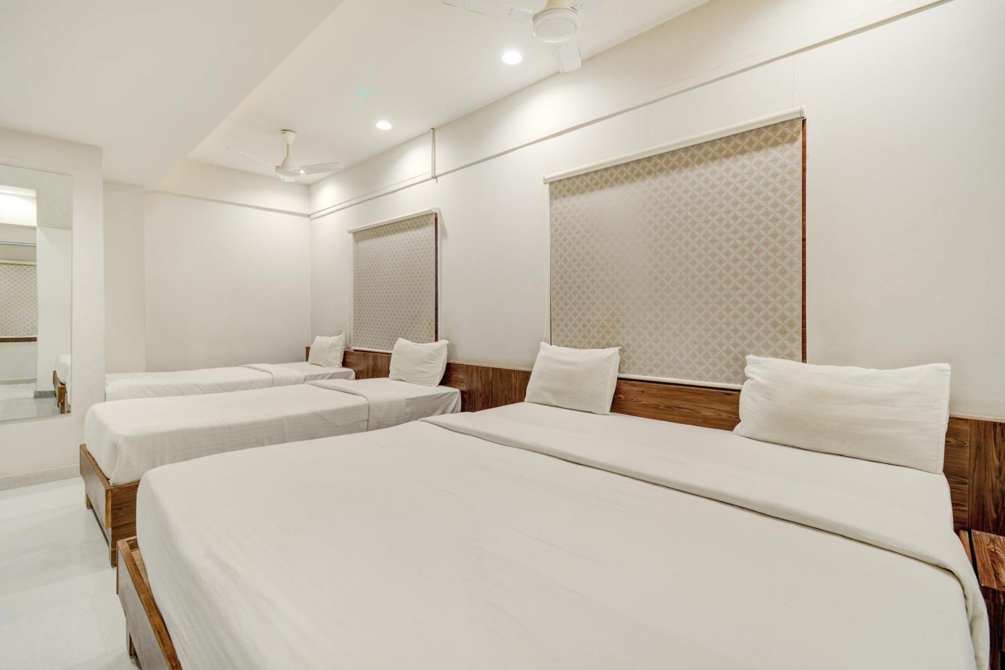 Hotel Desert Inn Tharad 外观 照片