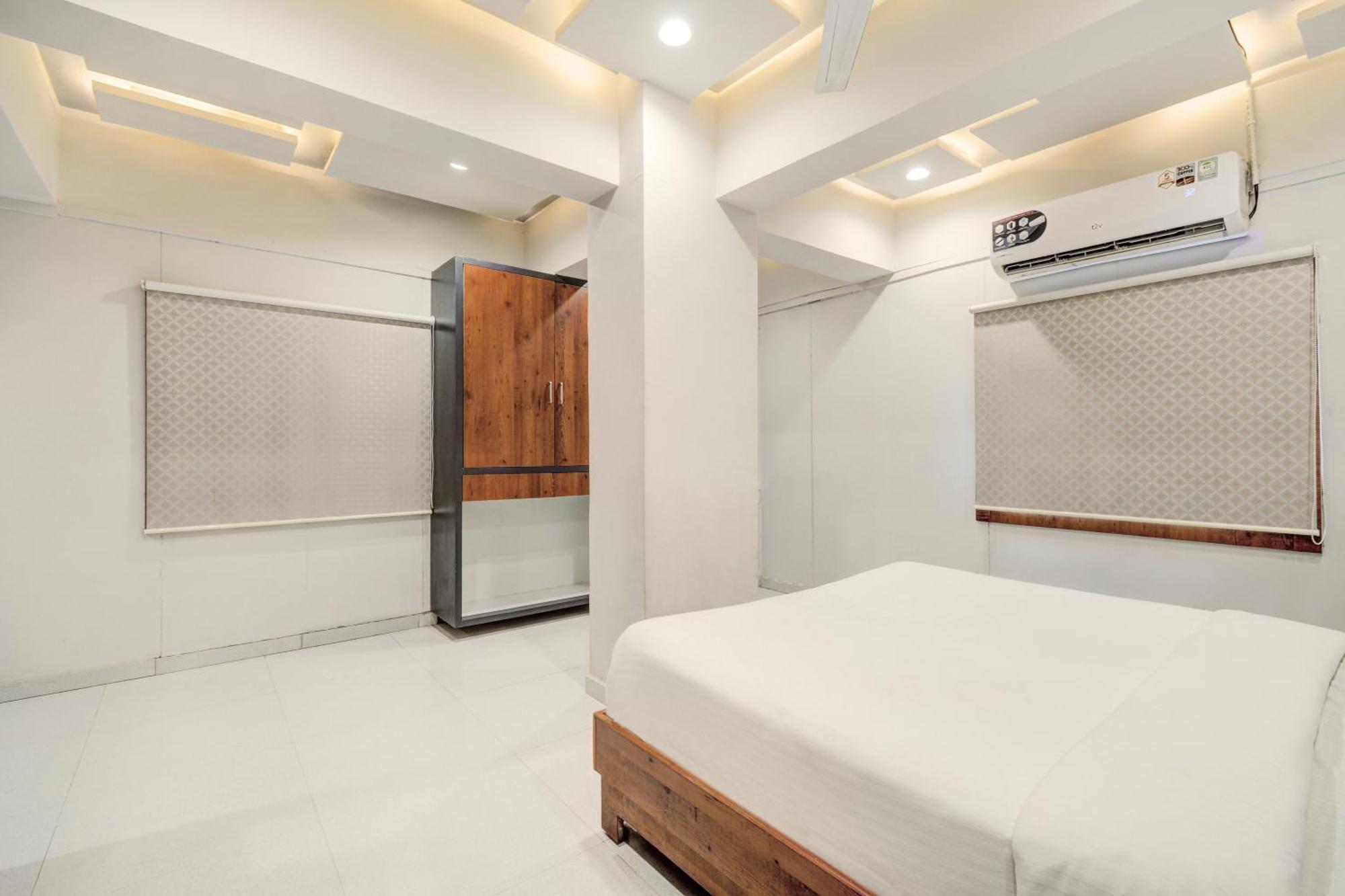 Hotel Desert Inn Tharad 外观 照片