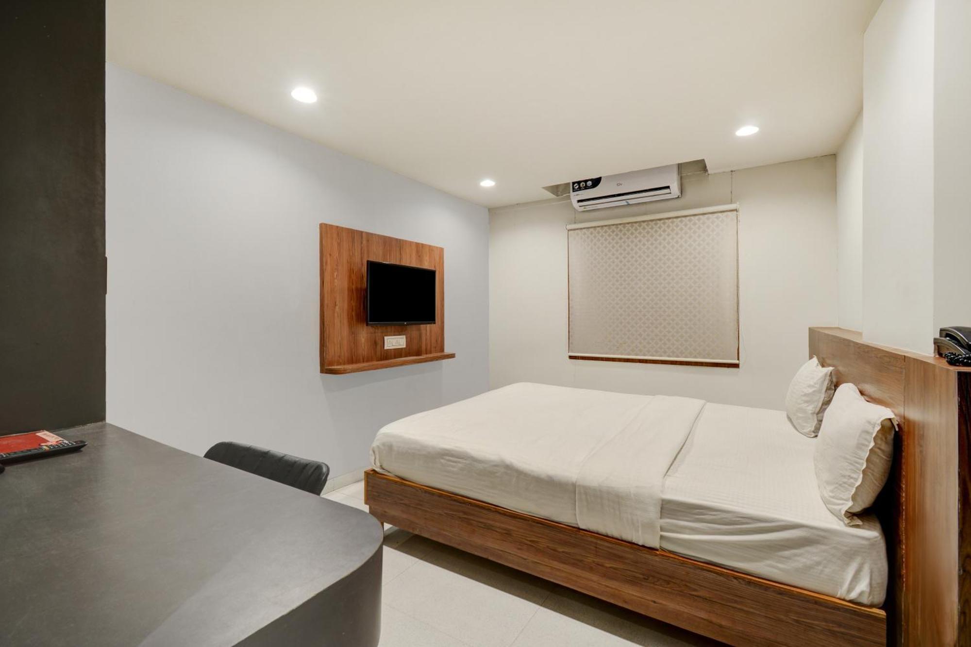 Hotel Desert Inn Tharad 外观 照片