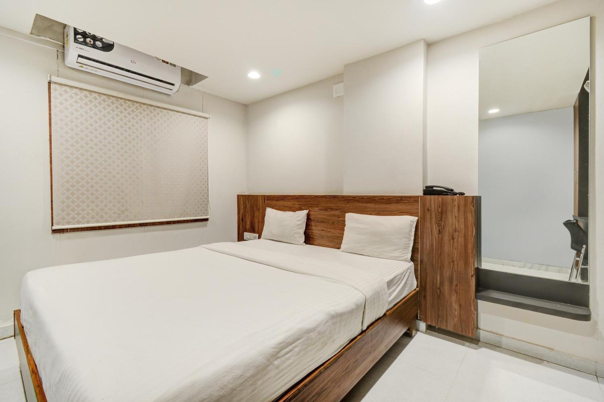 Hotel Desert Inn Tharad 外观 照片