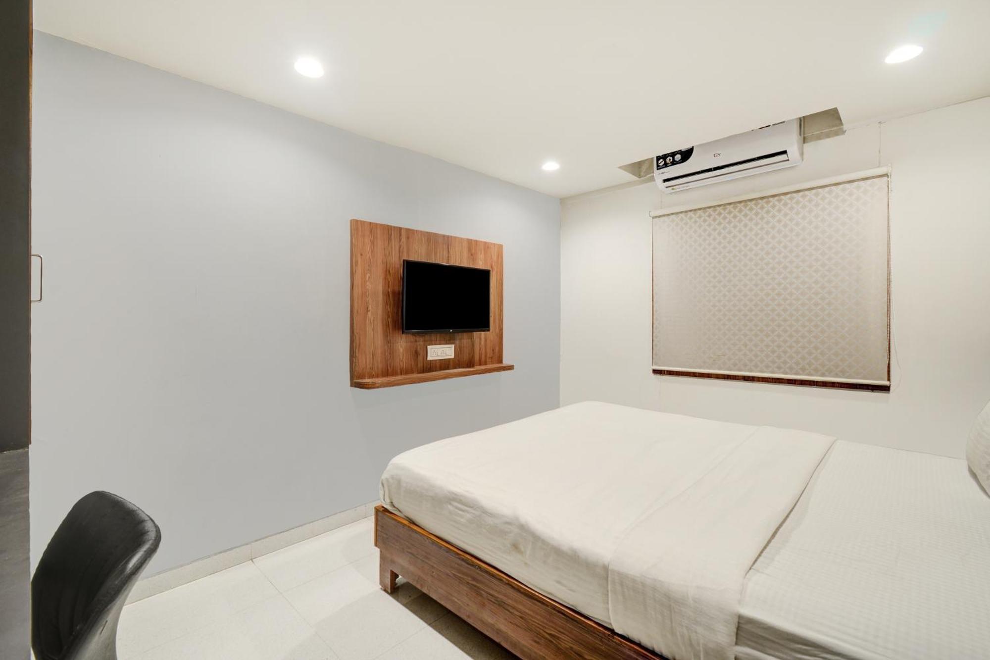 Hotel Desert Inn Tharad 外观 照片